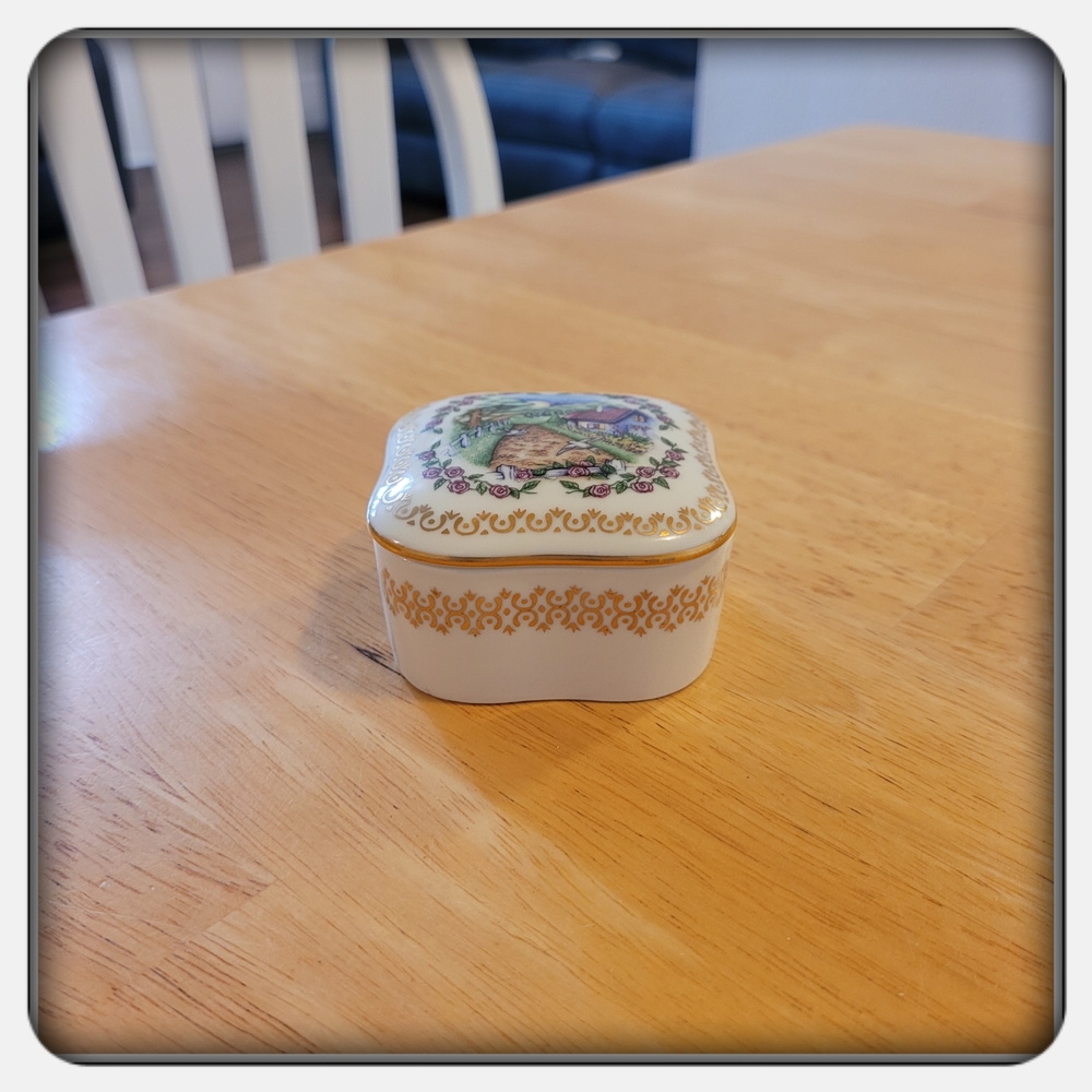 Porcelain Musical Trinket Box with Gold And Floral Design